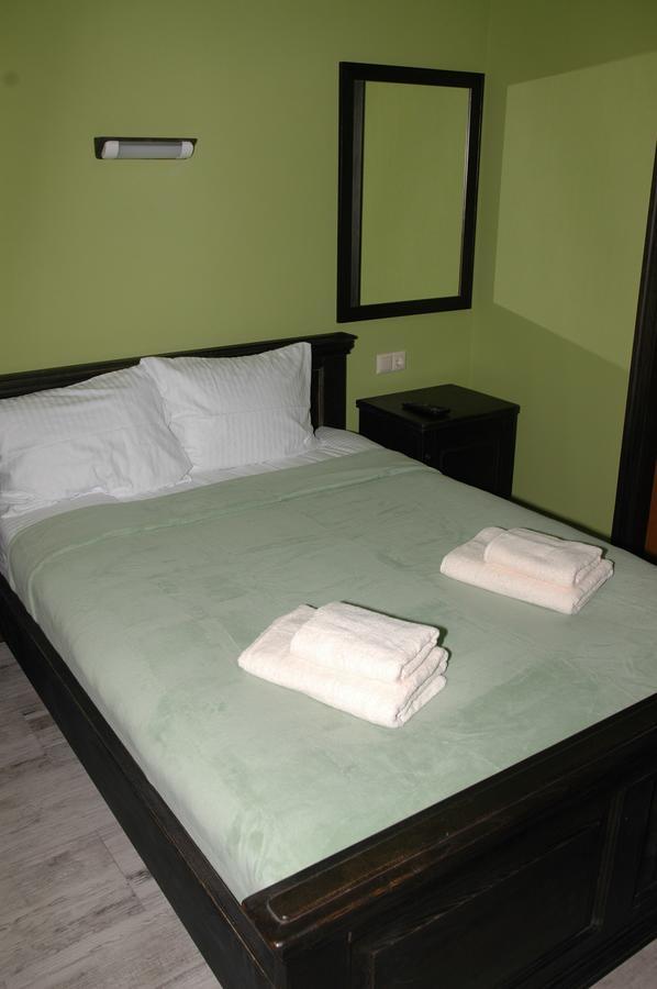Guest House Лвив Екстериор снимка