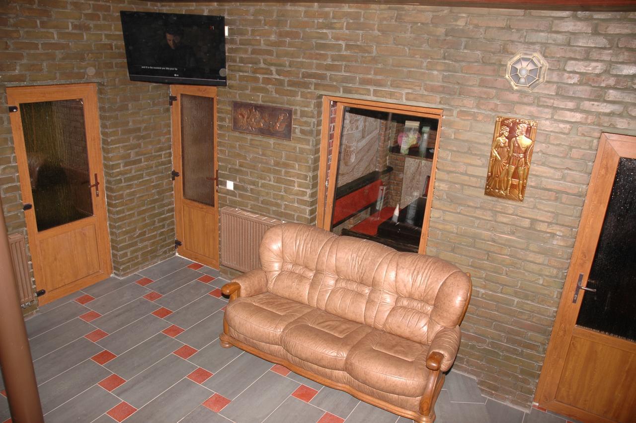 Guest House Лвив Екстериор снимка