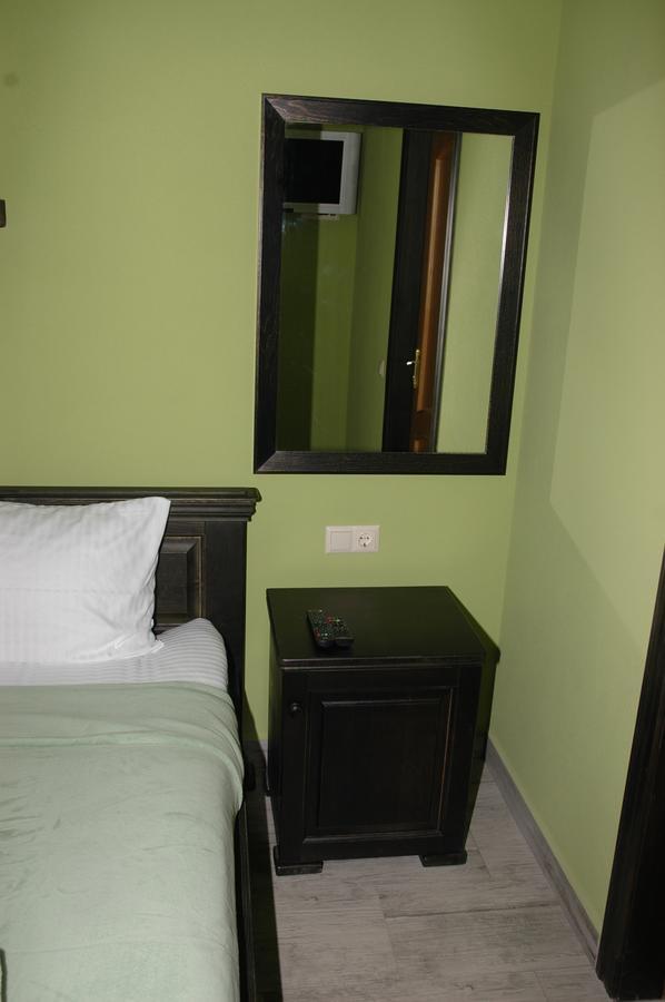 Guest House Лвив Екстериор снимка