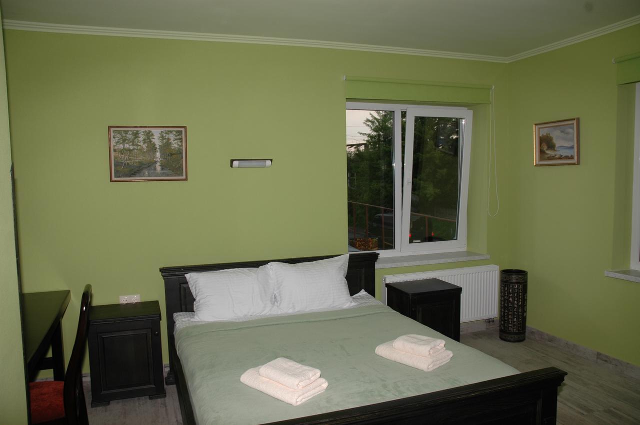 Guest House Лвив Екстериор снимка