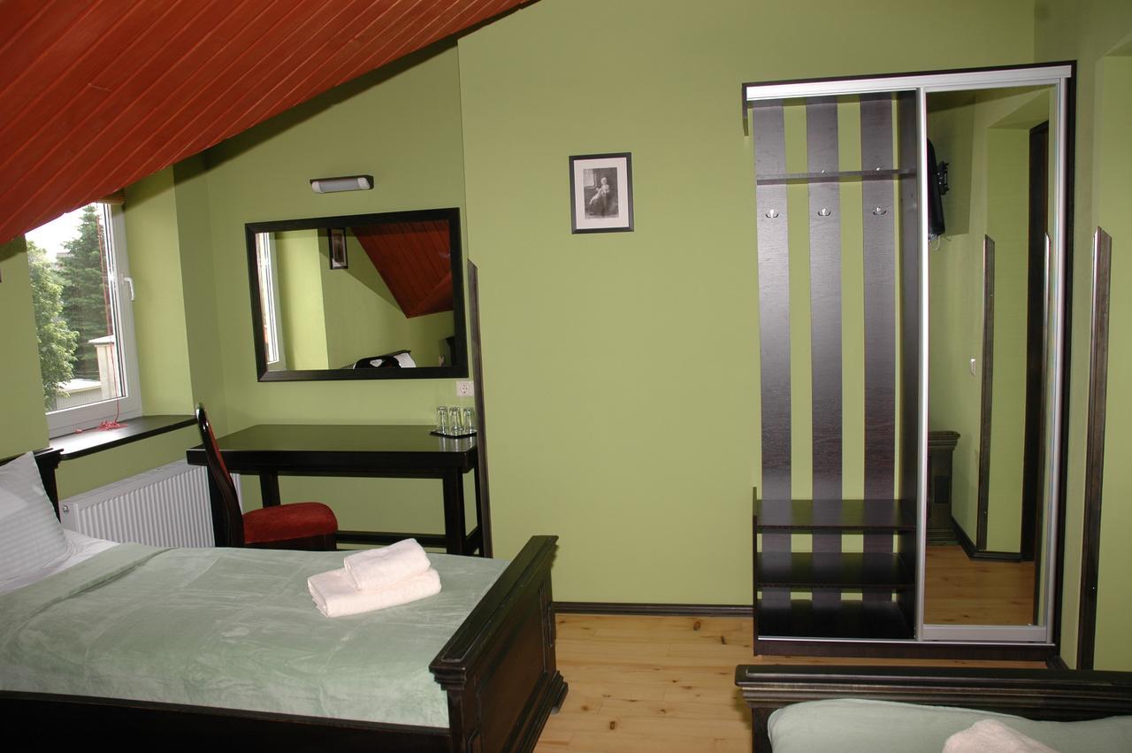 Guest House Лвив Екстериор снимка