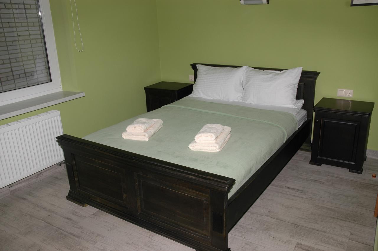 Guest House Лвив Екстериор снимка