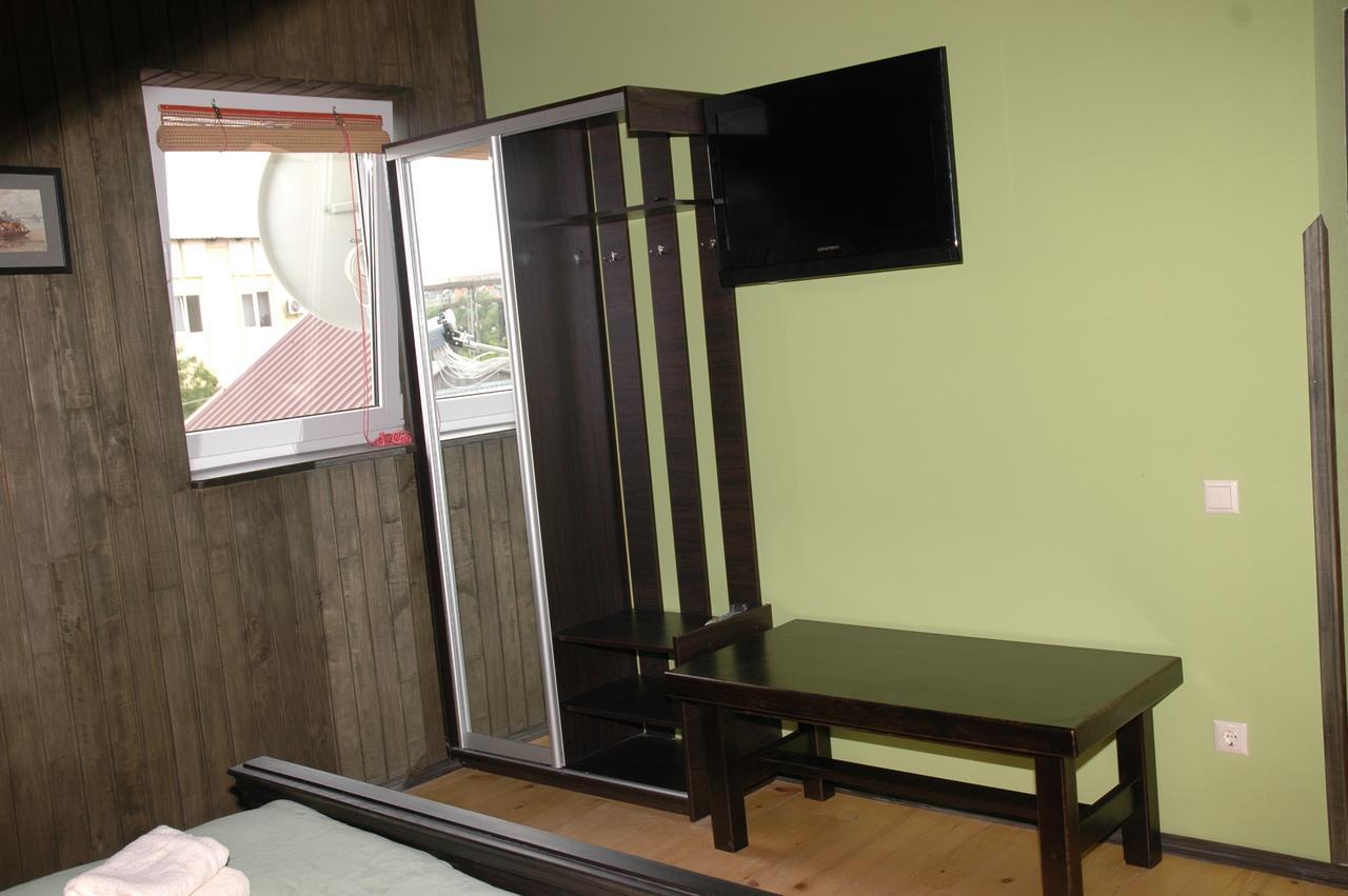 Guest House Лвив Екстериор снимка