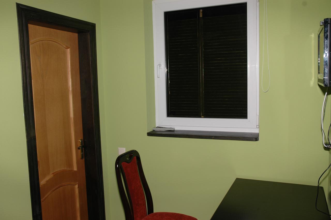 Guest House Лвив Екстериор снимка