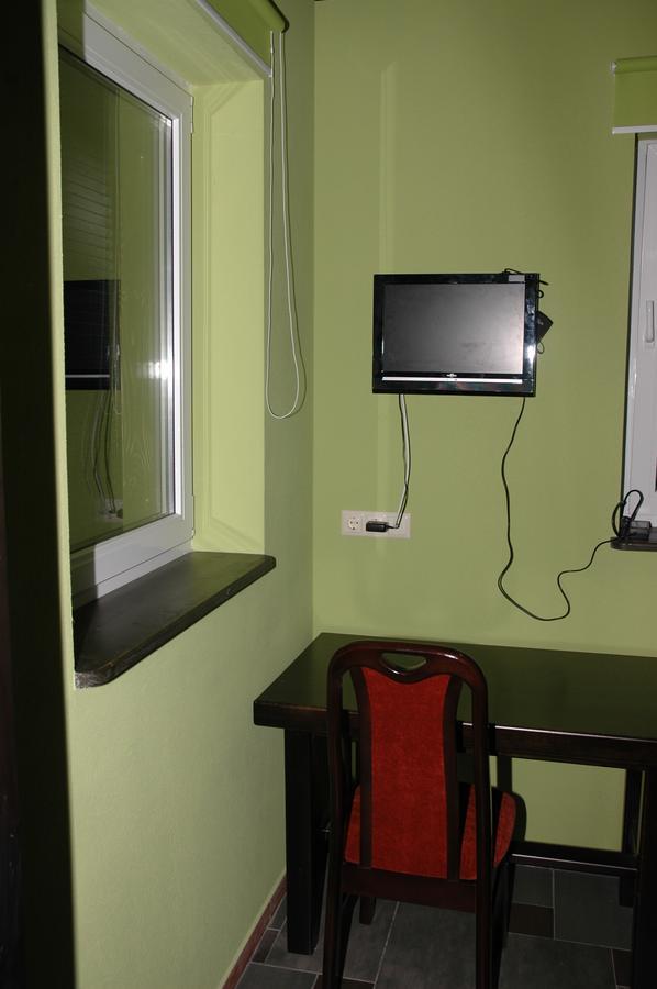 Guest House Лвив Екстериор снимка