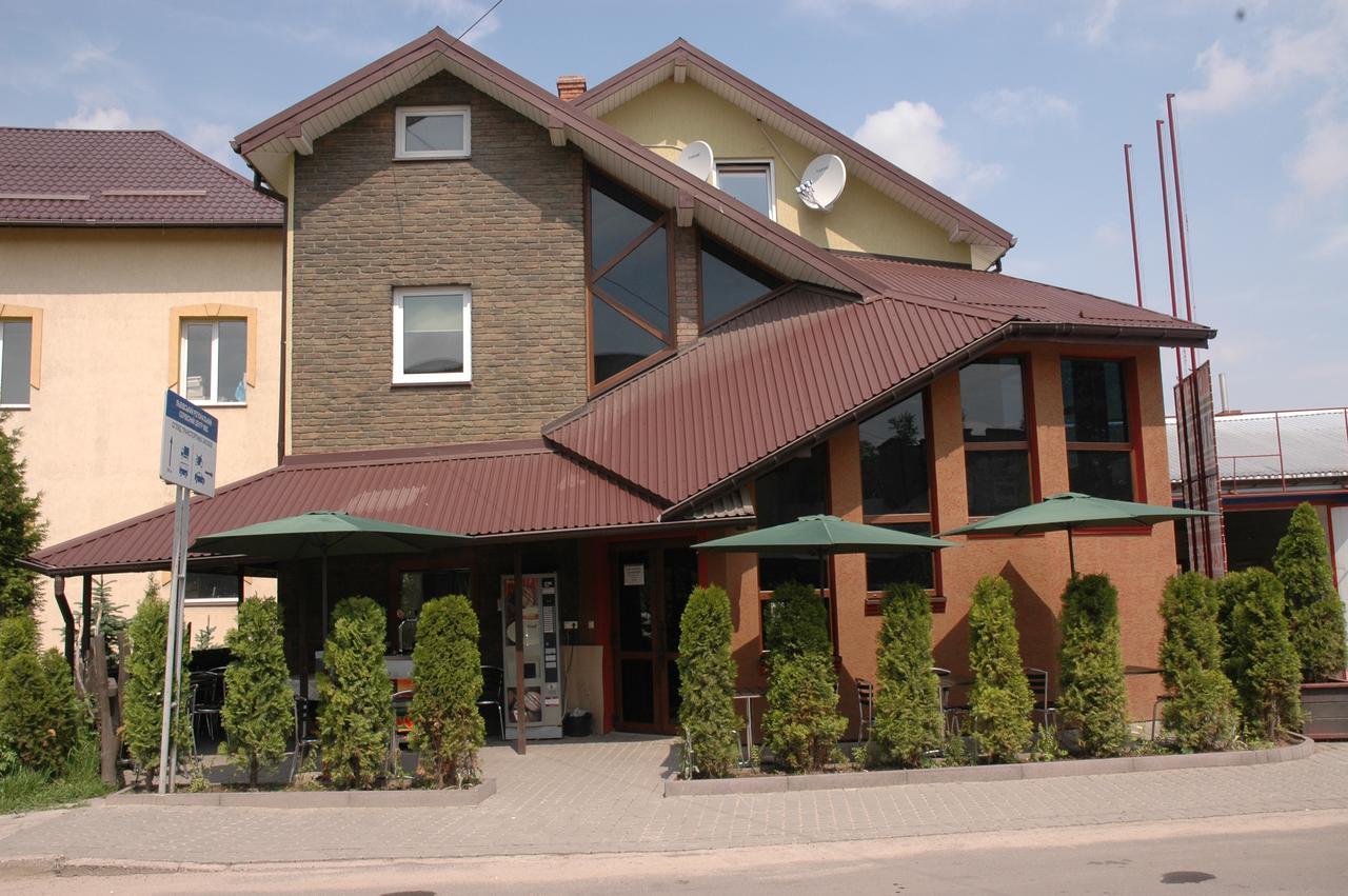 Guest House Лвив Екстериор снимка
