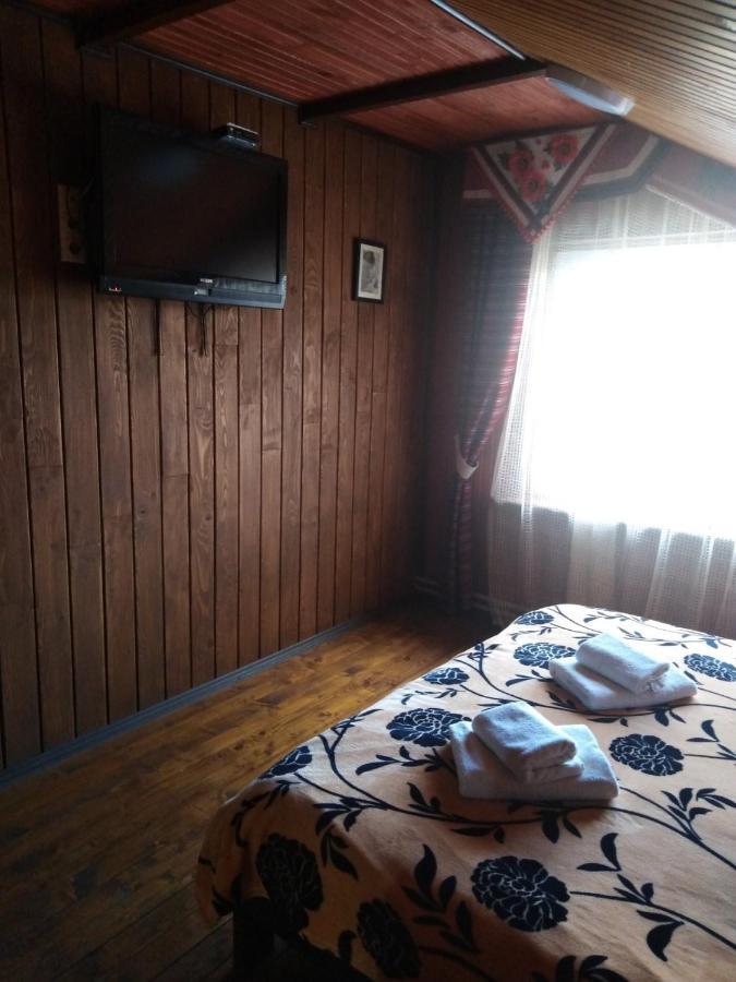 Guest House Лвив Екстериор снимка