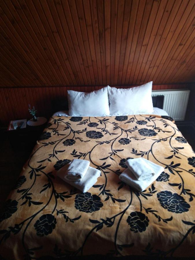 Guest House Лвив Екстериор снимка