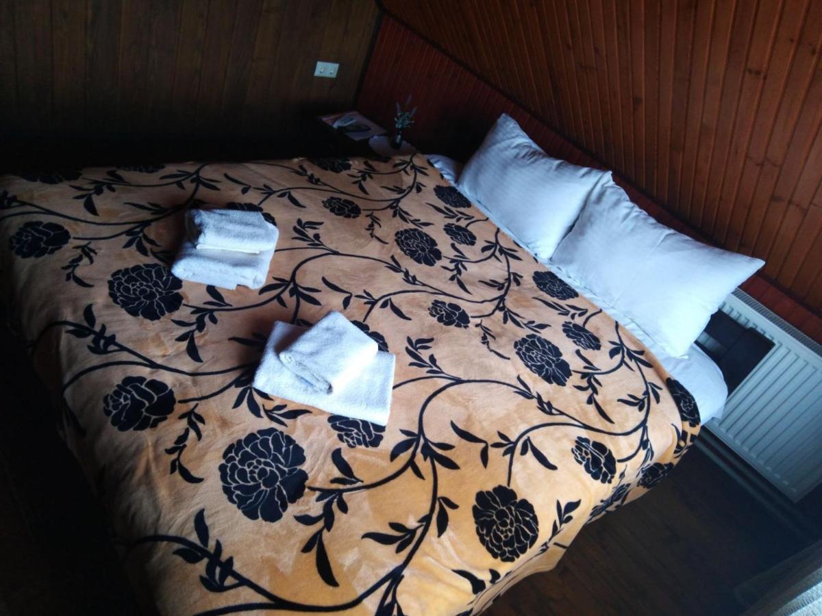 Guest House Лвив Екстериор снимка